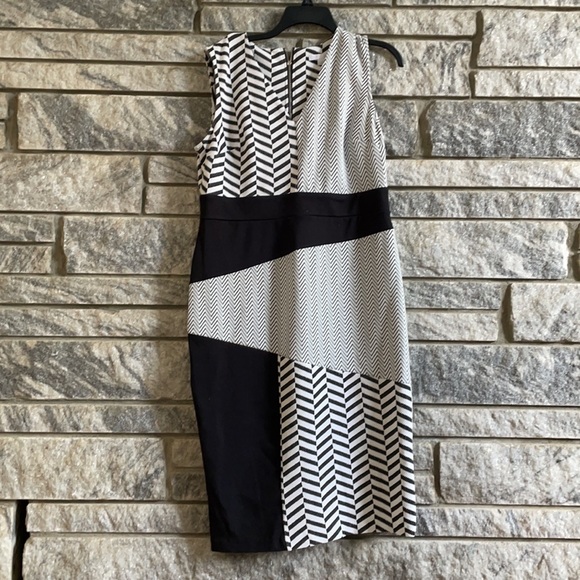 New York & Company Dresses & Skirts - Black and white chevron dress size large